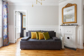 Bright and Newly Renovated 2 Bedroom Apartment, Hip & Central Paris, Montmartre-Opera